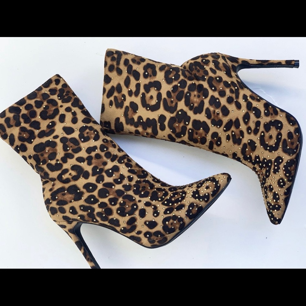 Adult Women’s Leopard Boots